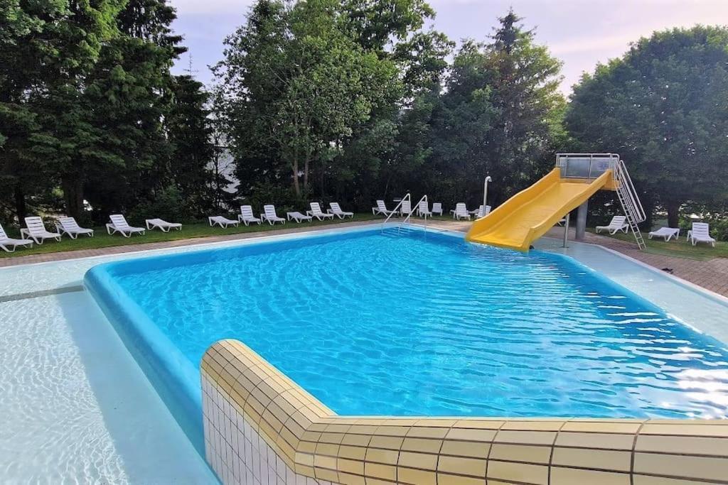 2-Zimmer Wohnung, Pools, Sauna Und Balkon سانكت انجلمار المظهر الخارجي الصورة
