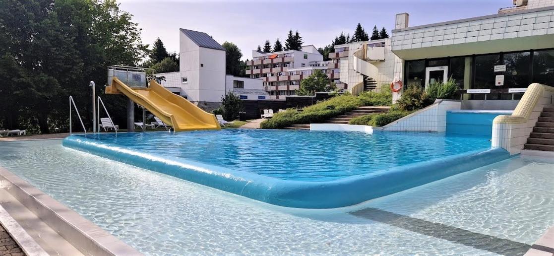 2-Zimmer Wohnung, Pools, Sauna Und Balkon سانكت انجلمار الغرفة الصورة